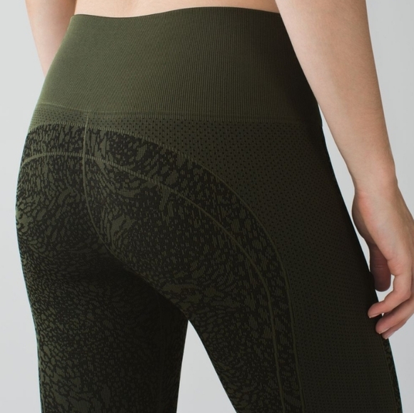 Lululemon ebb to street gator green leggings - Picture 3 of 4